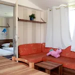 Mobilhome «aux Portes Du Soleil» 캠프장 *