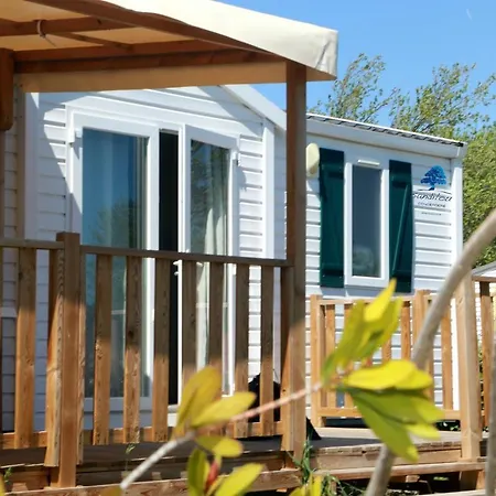 Mobilhome «aux Portes Du Soleil» Campsite *