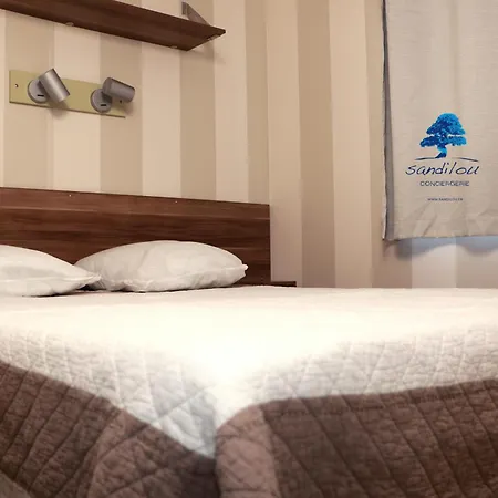 Mobilhome «aux Portes Du Soleil» Сижан