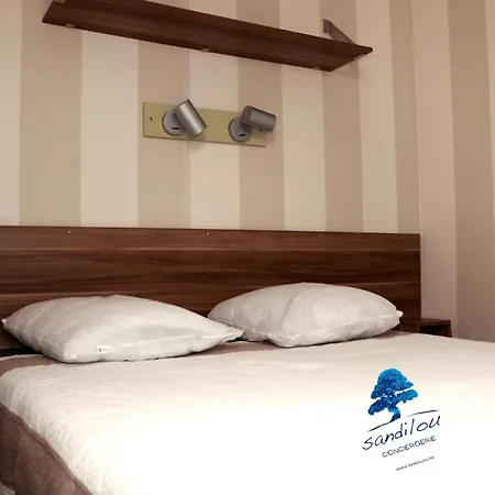 Mobilhome «aux Portes Du Soleil» Сижан