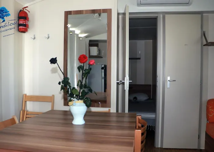 Mobilhome «aux Portes Du Soleil» Campingplatz *